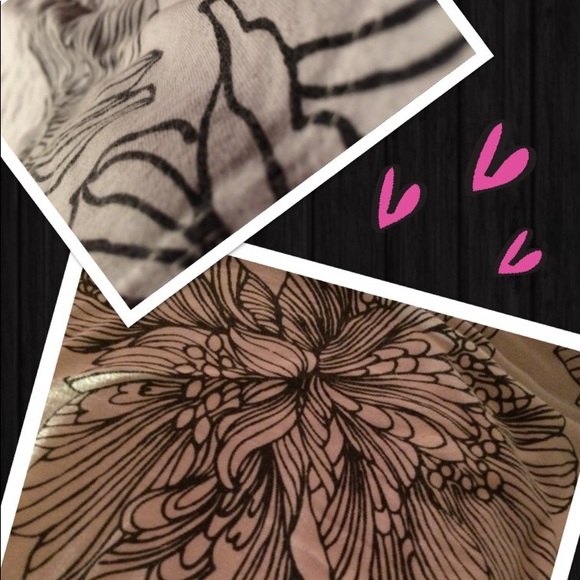 White & Black Floral Tee - Picture 2 of 2